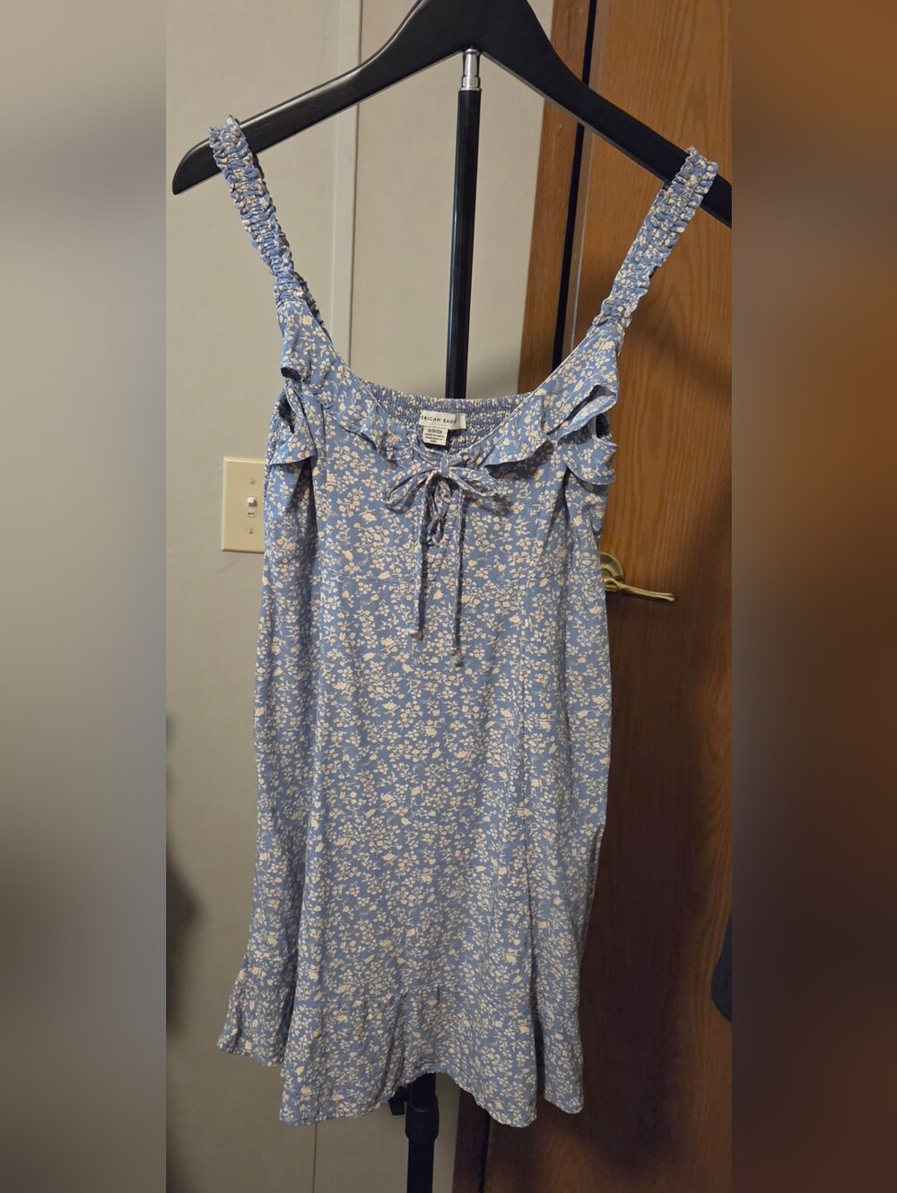 American Eagle Outfitters Light Blue Floral Tie-Front Ruffle Tank